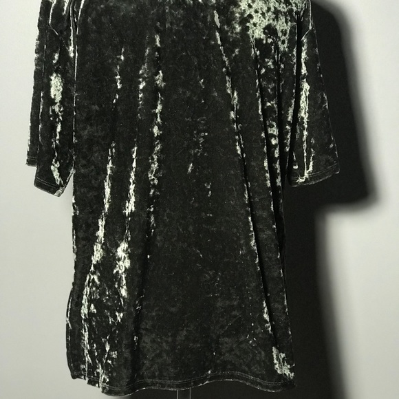 blouses - Picture 7 of 8